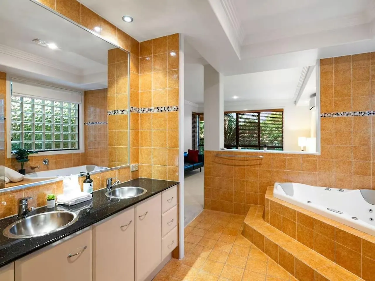 Family Oasis With Pool Living Rooms And Peaceful Vibes Browns Plains