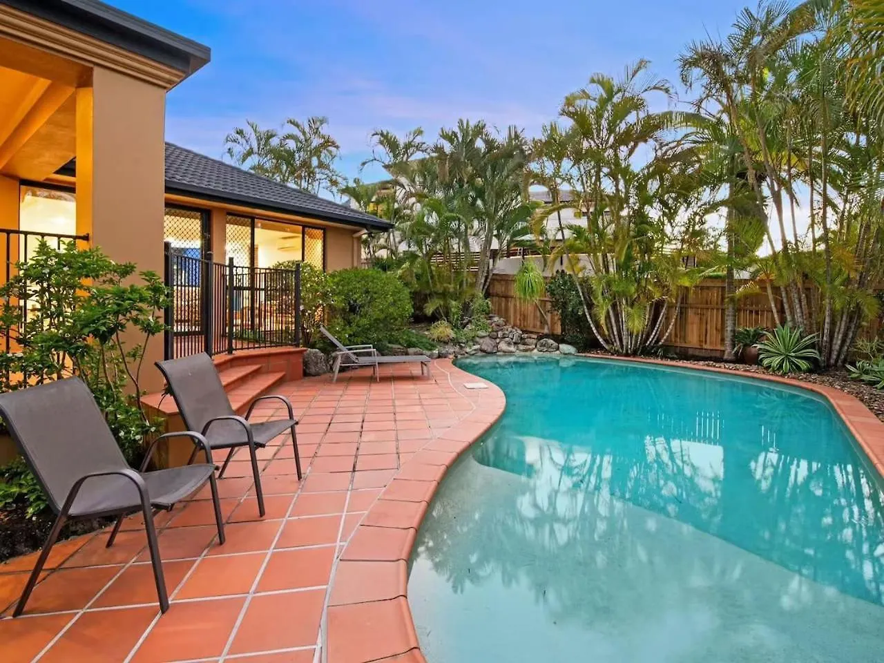 Family Oasis With Pool Living Rooms And Peaceful Vibes Browns Plains Holiday home